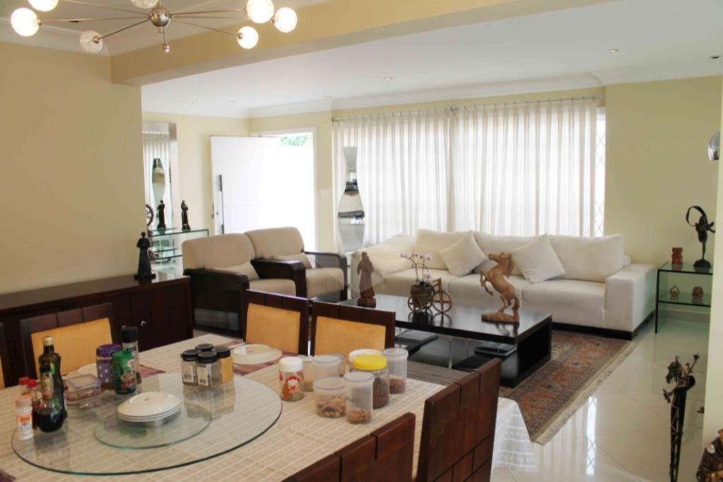 Casa Térrea à venda ou para alugar com 3 suítes em Brooklin Velho, São Paulo, SP