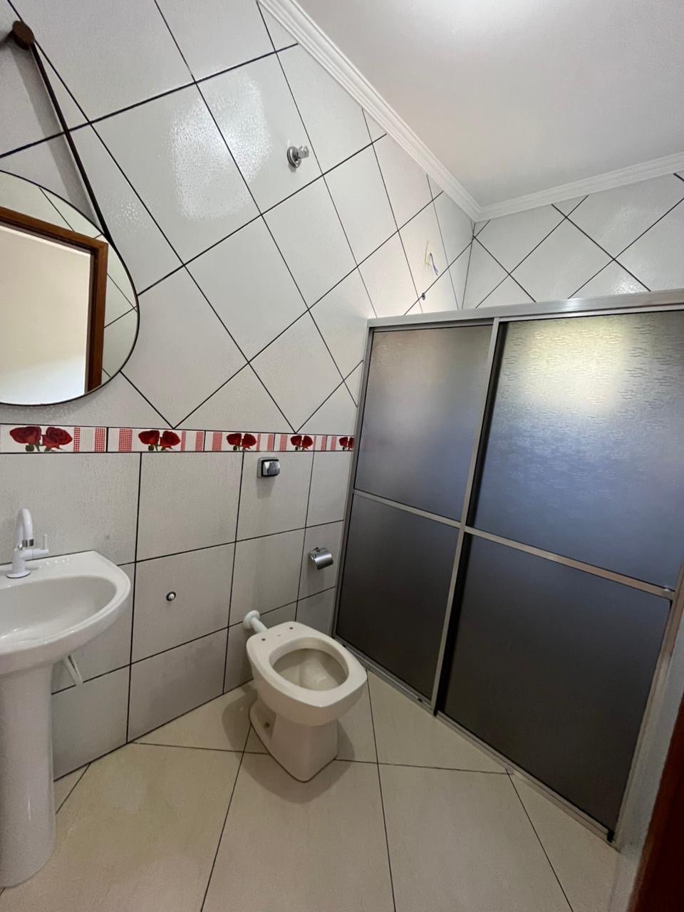 Casa à venda com 4 quartos, sendo 1 suíte,  em Jardim Maristela, Três Lagoas, MS