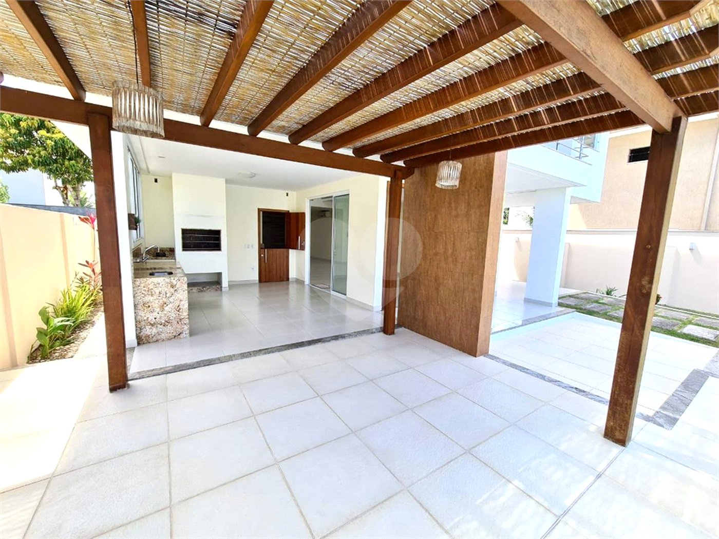 Casa à venda com 3 quartos, sendo 1 suíte, em Outerio da Glória, Porto Seguro, BA