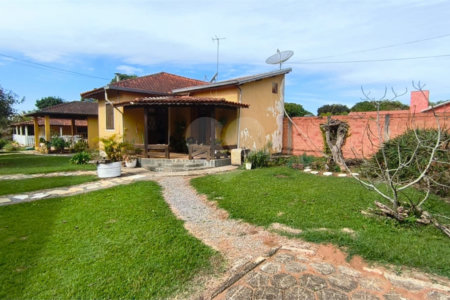 Chácara à venda com 4 quartos, sendo 1 suíte,  em Vale San Fernando, Itapetininga, SP