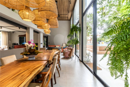 Casa à venda com 4 suítes no condomínio Granja do Morumbi, São Paulo - SP