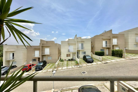Casa à venda com 3 quartos, sendo 1 suíte, no condomínio Villaggio Viana, Cotia - SP