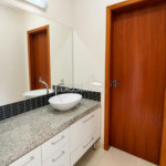 Casa à venda com 3 quartos, sendo 1 suíte, no condomínio Portal das Àguas, Três Lagoas - MS