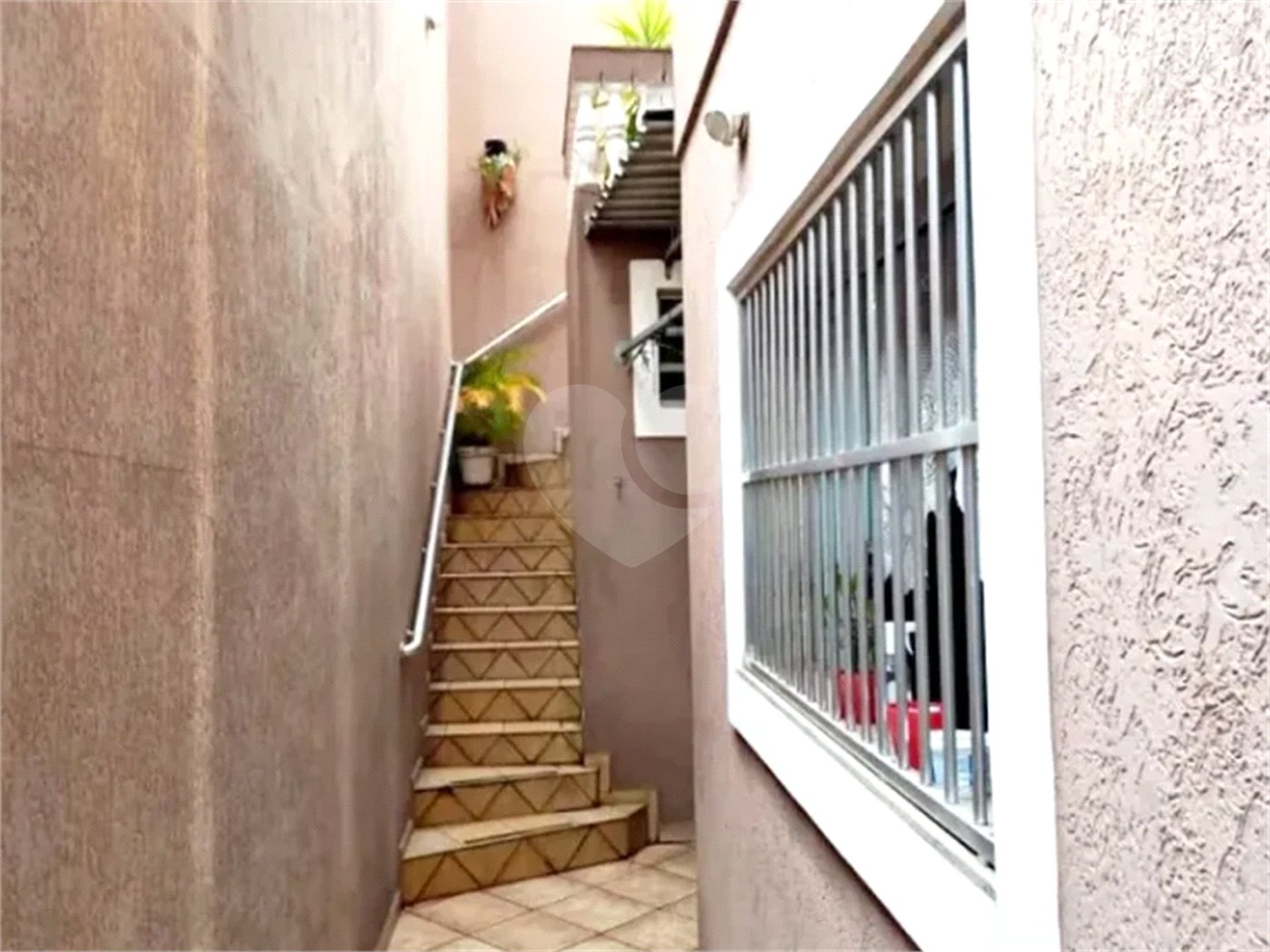Sobrado à venda com 3 quartos, sendo 1 suíte,  em Vila Palmeiras, São Paulo, SP
