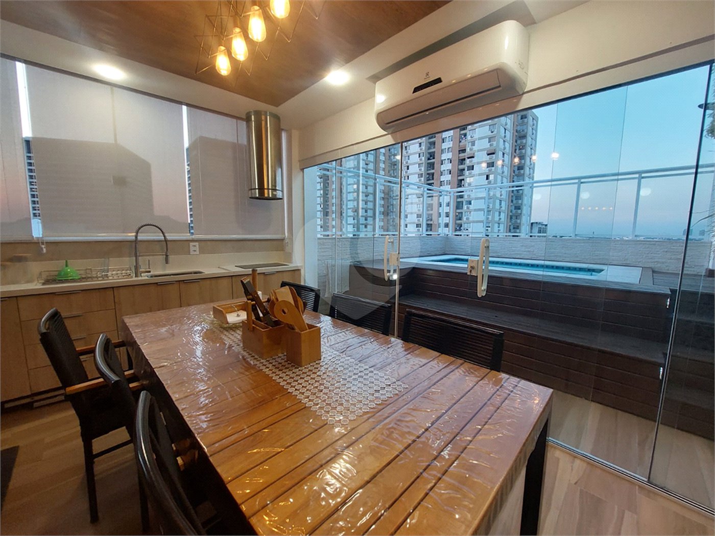 Cobertura à venda com 3 quartos, sendo 2 suítes,  em Maracanã, Rio de Janeiro, RJ