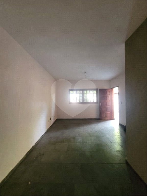Casa à venda com 3 quartos, sendo 1 suíte, em Vila Vitório Mazzei, São Paulo, SP