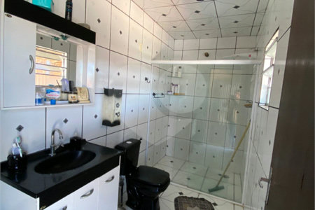 Sobrado à venda com 4 quartos em Jardim Cacique, Suzano, SP