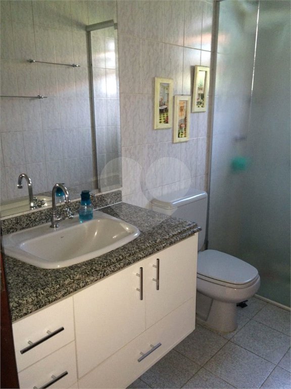 Casa à venda com 4 quartos, sendo 2 suítes, no condomínio Vinhas da Vista Alegre - Lado Sede, Vinhedo - SP