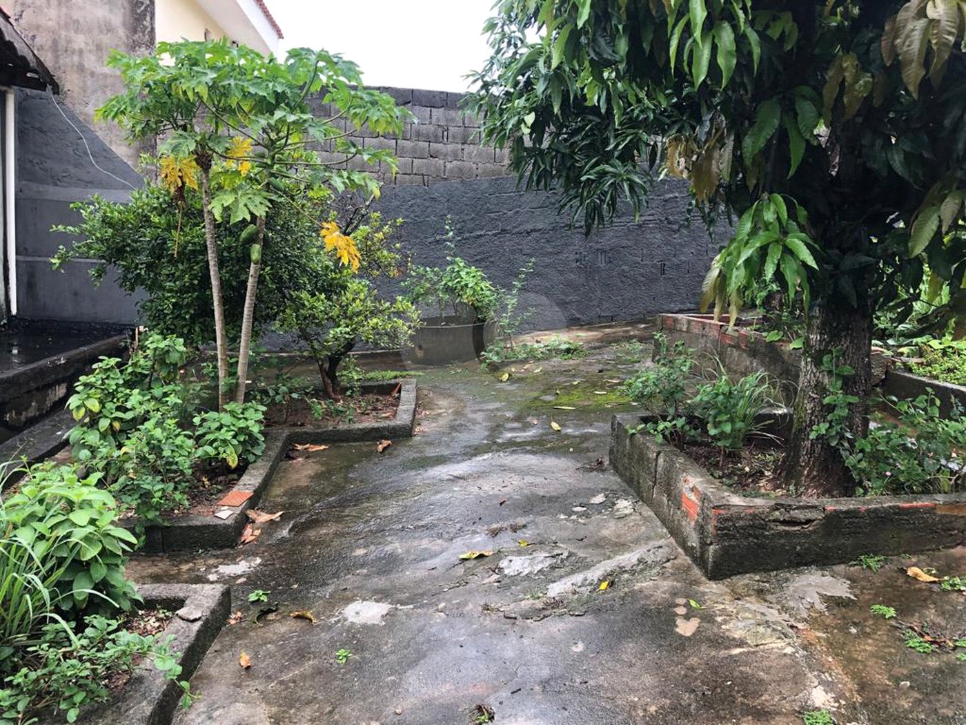 Sobrado à venda com 4 quartos, sendo 1 suíte, em Serra da Cantareira, Mairiporã, SP