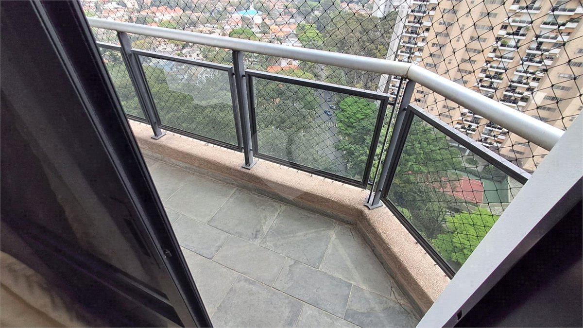 Apartamento para alugar com 4 quartos, sendo 3 suítes, em Santo Amaro, São Paulo, SP