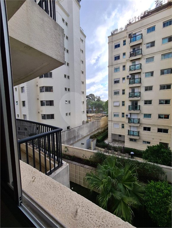 Apartamento à venda com 3 quartos, sendo 1 suíte,  em Alto da Boa Vista, São Paulo, SP