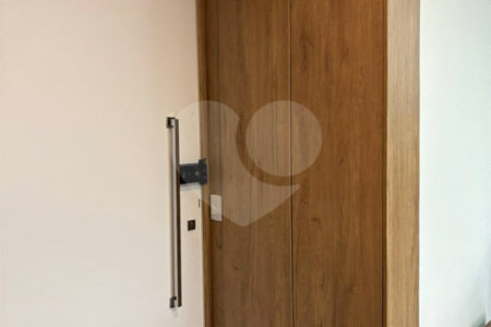 Apartamento à venda com 3 suítes em Vila Assunção, Santo André, SP