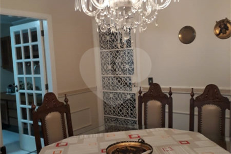 Casa à venda ou para alugar com 5 suítes em Jardim Leonor, São Paulo, SP