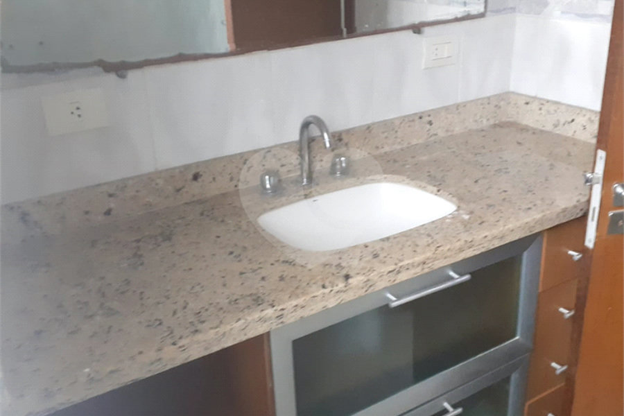 Sobrado à venda com 2 quartos em Santana, São Paulo, SP