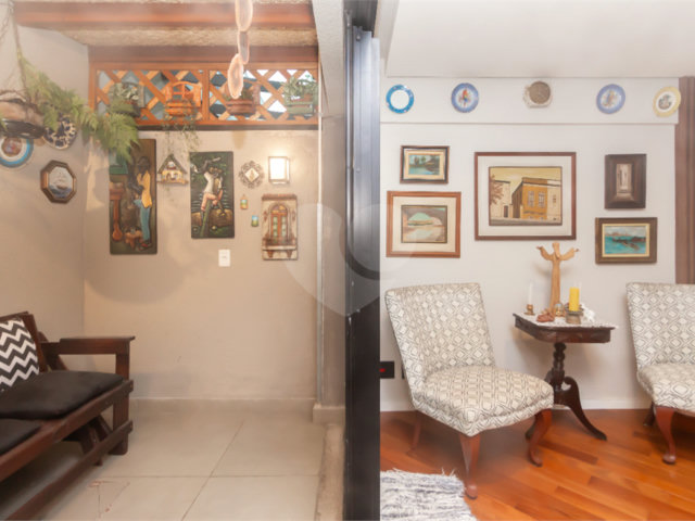 Casa à venda com 2 quartos, sendo 1 suíte,  no condomínio Vloft, São Paulo - SP