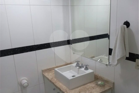 Sobrado à venda com 2 quartos em Jardim Santa Emília, São Paulo, SP