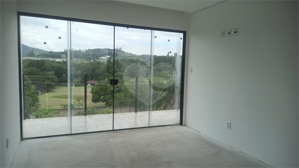 Casa à venda com 3 suítes no condomínio Serra da Estrela, Atibaia - SP