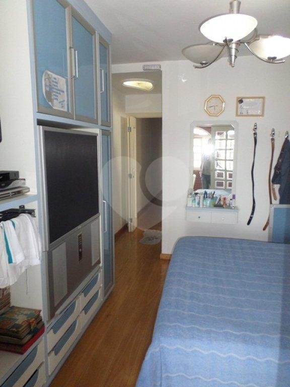 Casa à venda com 5 quartos, sendo 2 suítes,  em Vila Gustavo, São Paulo, SP