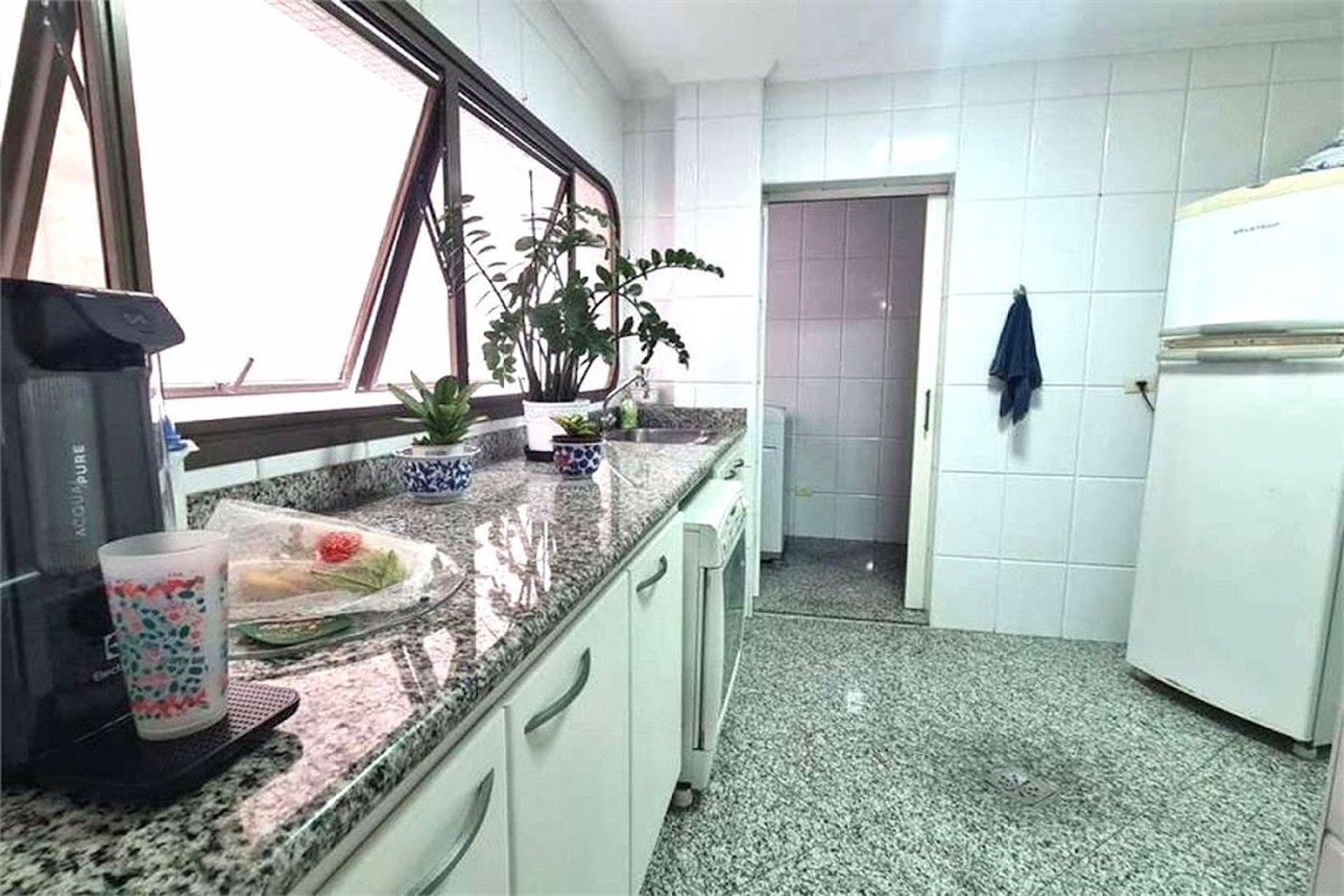 Apartamento Residencial à venda, Gonzaga, Santos - AP0964.