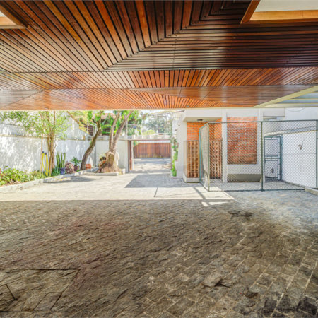 Casa à venda com 5 quartos, sendo 3 suítes, em Alto da Boa Vista, São Paulo, SP