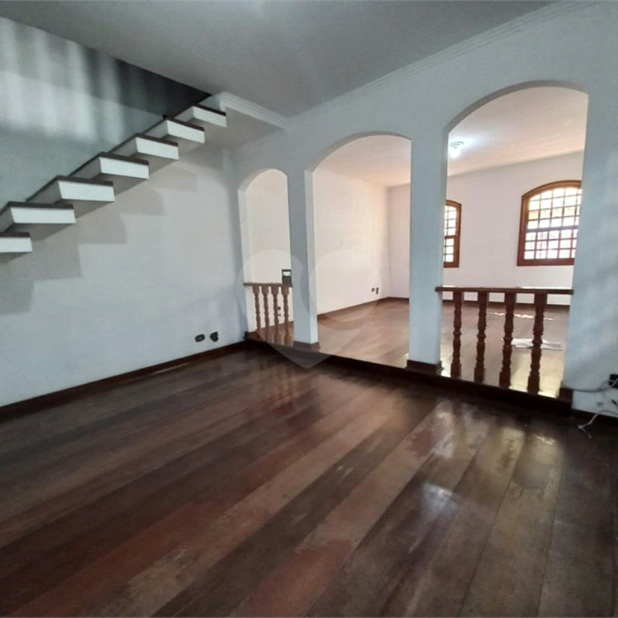 Casa à venda com 3 quartos, sendo 1 suíte, em Jardim das Vertentes, São Paulo, SP
