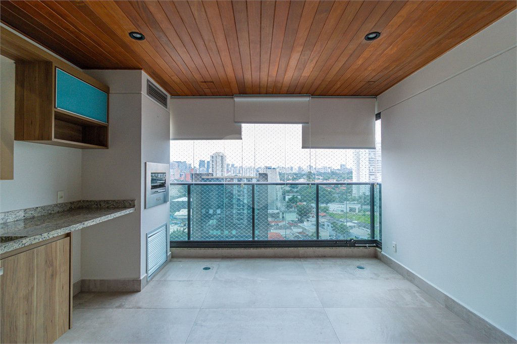 Apartamento à venda com 3 quartos, sendo 1 suíte,  em Chácara Santo Antônio, São Paulo, SP