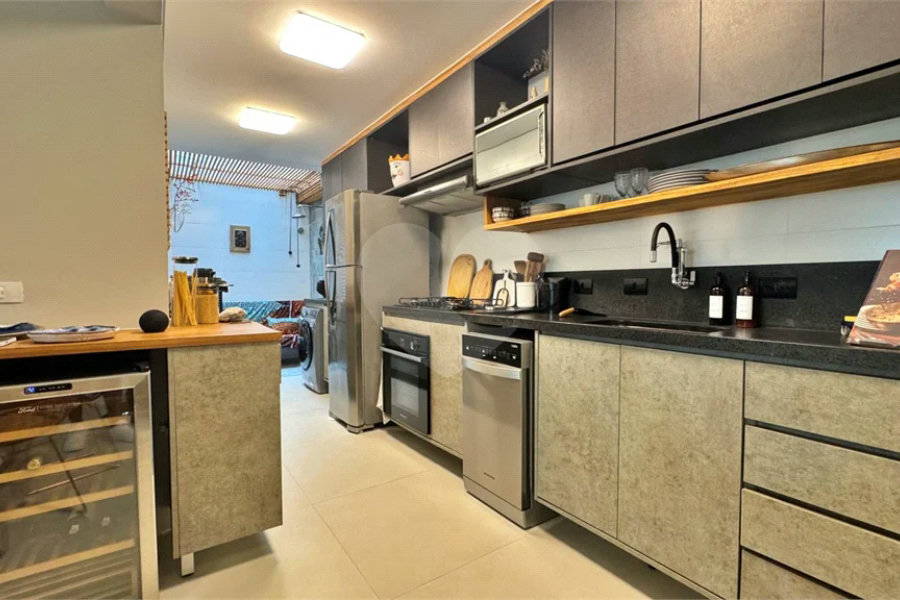 Apartamento à venda com 3 quartos, sendo 1 suíte, em Riviera de São Lourenço, Bertioga, SP