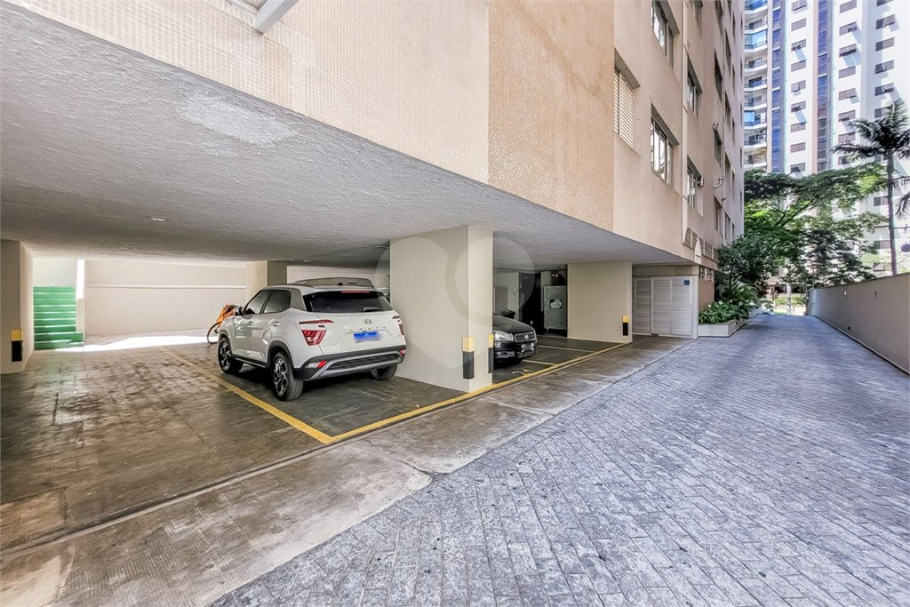 Apartamento à venda com 3 quartos, sendo 1 suíte, em Itaim Bibi, São Paulo, SP