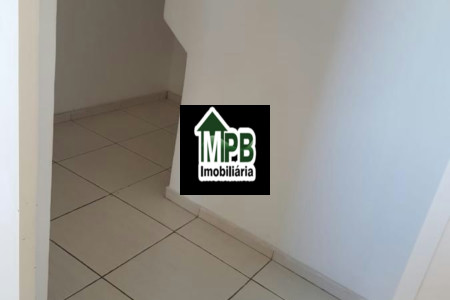 Sobrado à venda com 3 quartos, sendo 1 suíte, no condomínio Horto 3, Sorocaba - SP