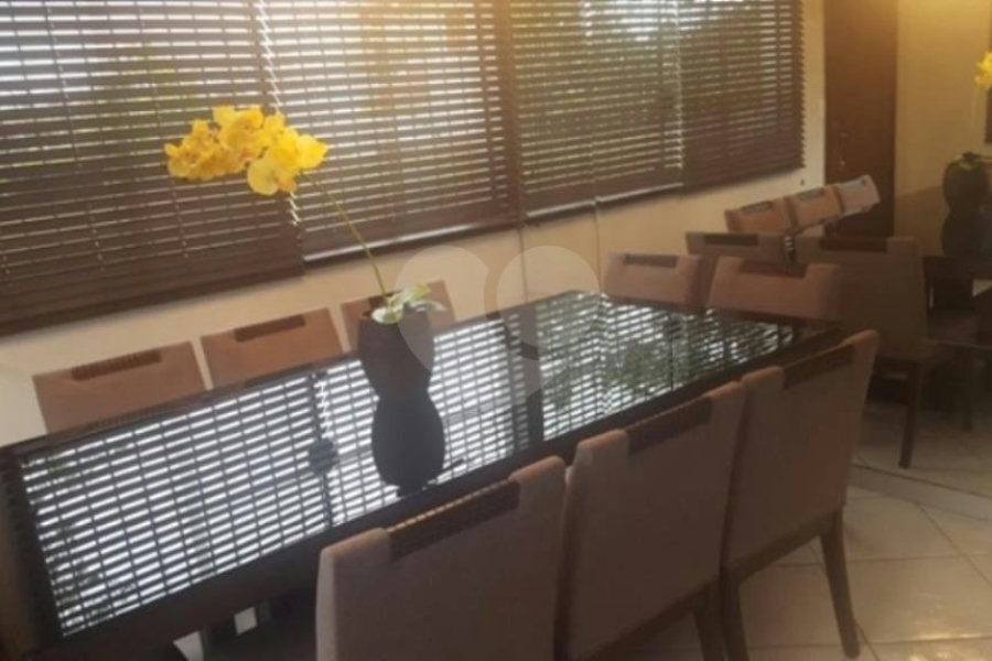 Sobrado à venda com 4 quartos, sendo 1 suíte, em Tremembé, São Paulo, SP