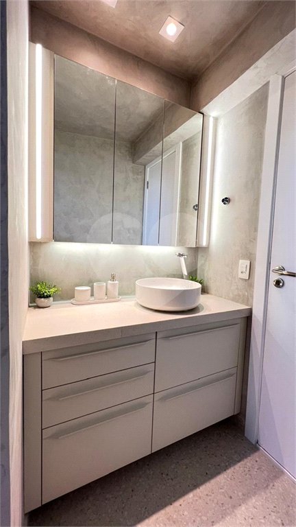 Apartamento à venda com 3 quartos, sendo 1 suíte, em Pitangueiras, Guarujá, SP