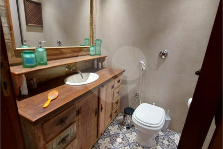 Apartamento à venda com 3 quartos, sendo 1 suíte,  em Enseada, Guarujá, SP