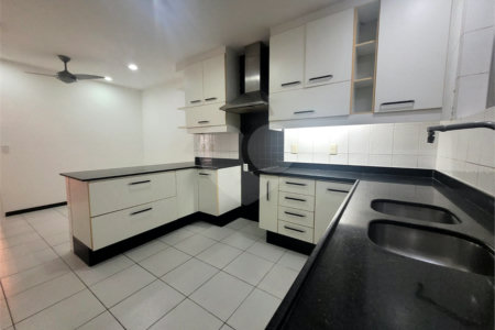 Apartamento à venda com 4 quartos, sendo 1 suíte, em Copacabana, Rio de Janeiro, RJ
