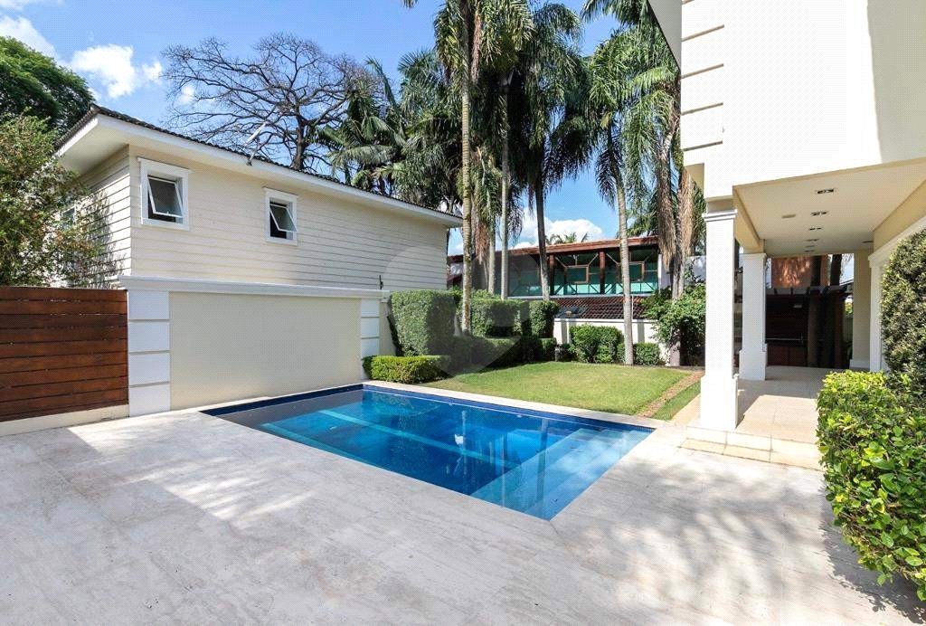 Casa à venda com 4 suítes no condomínio L`exclusive, São Paulo - SP