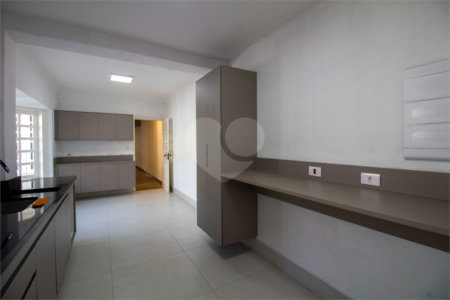 Casa à venda com 3 quartos, sendo 1 suíte, em Brooklin Paulista, São Paulo, SP