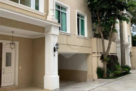 Casa à venda com 3 suítes no condomínio Brooklin Hills, São Paulo - SP