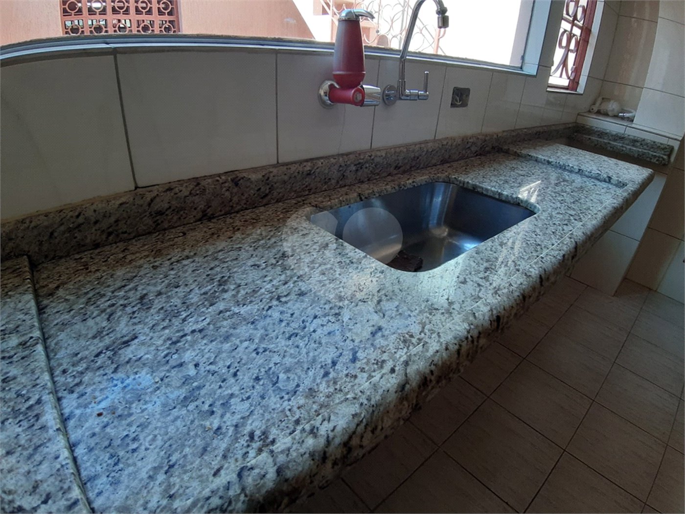 Sobrado à venda com 3 quartos, sendo 1 suíte, em Tremembé, São Paulo, SP