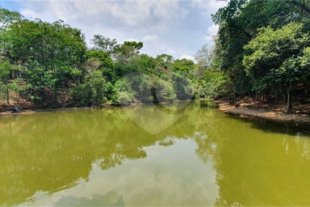 Terreno à venda com 1 suíte no condomínio Portal do Lago, Valinhos - SP