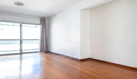 Apartamento à venda com 3 quartos, sendo 1 suíte,  em Cerqueira César, São Paulo, SP