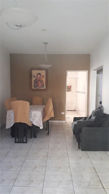 Casa à venda com 5 quartos, sendo 2 suítes,  em Jardim Nadir, São Paulo, SP