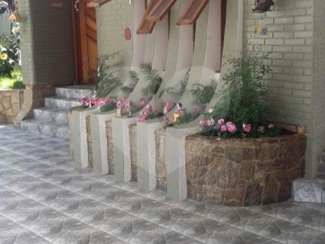 Casa à venda com 6 quartos, sendo 1 suíte,  em Itaquera, São Paulo, SP
