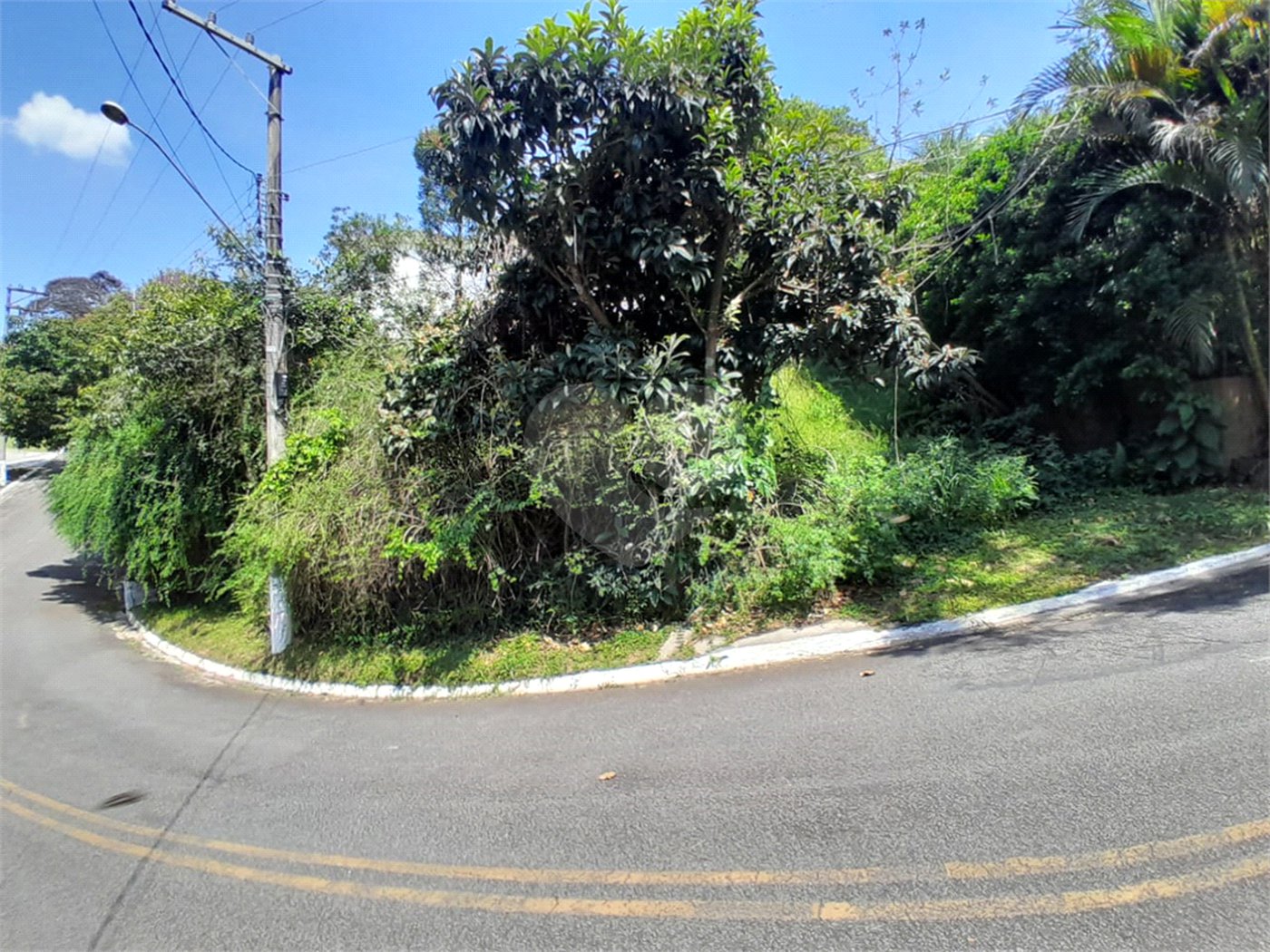 Terreno à venda no condomínio Suíça da Cantareira, Mairiporã - SP