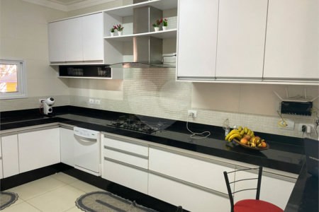 Casa à venda com 4 quartos, sendo 3 suítes, no condomínio Primavera, Salto - SP