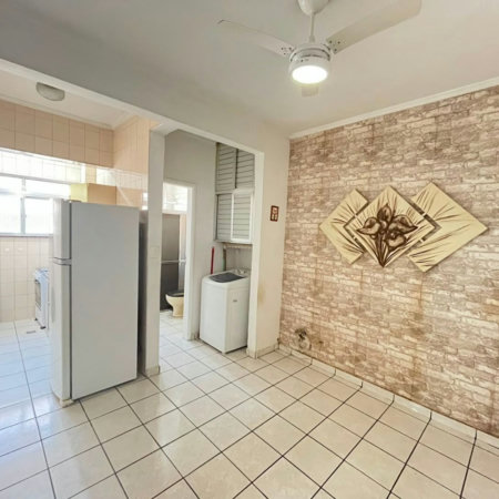 Apartamento na Quadra da Praia na Ponta da Praia – Andar Alto | Excelente Oportunidade em Santos!