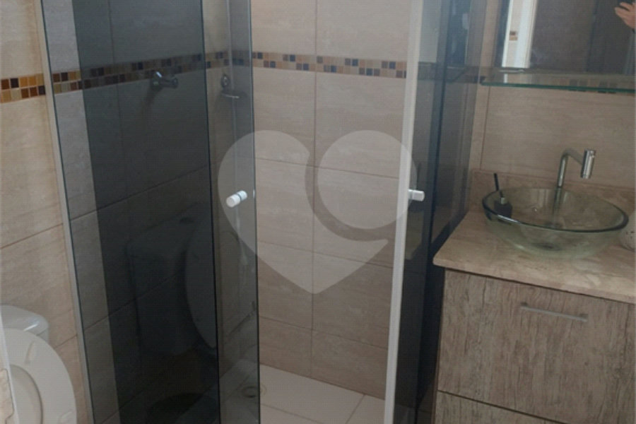 Casa à venda com 2 quartos, sendo 1 suíte, no condomínio Residencial Karen, São Paulo - SP