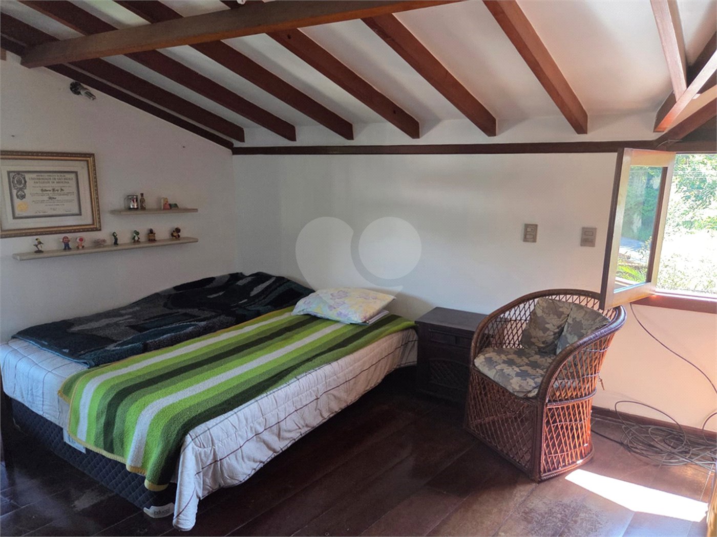 Casa à venda com 4 quartos, sendo 2 suítes, em Cidade São Francisco, São Paulo, SP