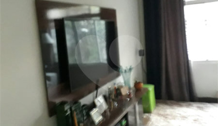 Sobrado à venda com 3 quartos no Brasilândia, São Paulo, SP