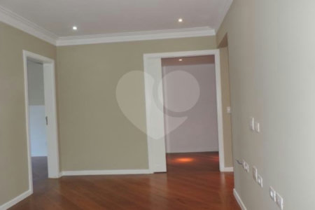 Apartamento à venda com 3 suítes em Jardim Marajoara, São Paulo, SP