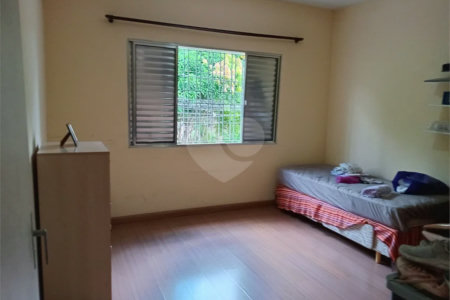 Sobrado à venda com 2 quartos, sendo 1 suíte, em Chora Menino, São Paulo, SP