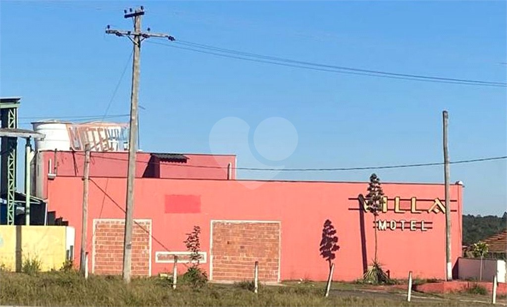 Imóvel comercial contendo terreno com área total de 3.000,00 m² .